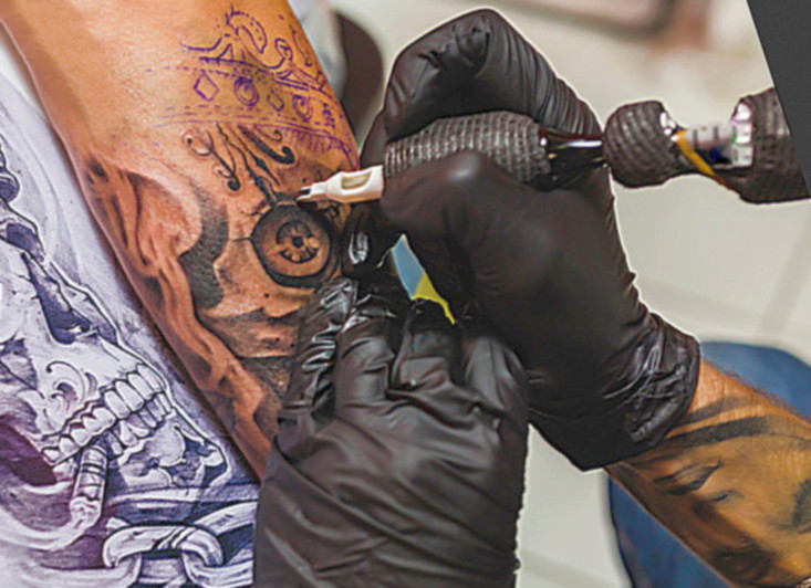 Нанесення тату