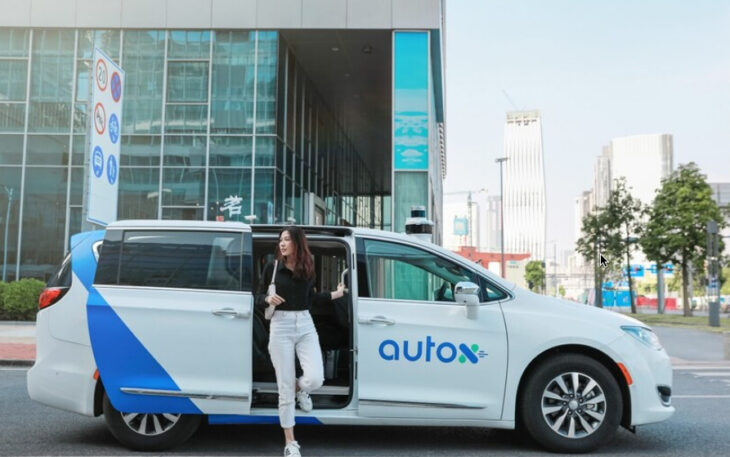 Сервіс безпілотного таксі запустили в Китаї