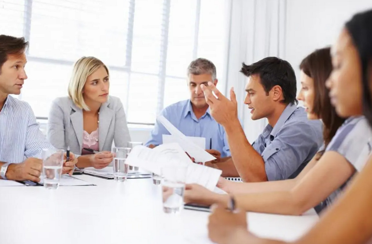 стартап нарада в офісі