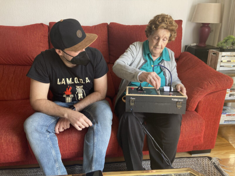 yayagram месенжер для літніх людей