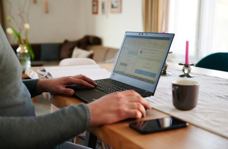 Працівники не бажають повертатися на роботу в офіс