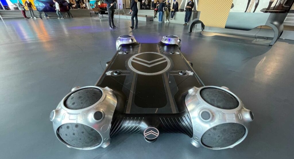 Французький Citroen показав концепт безпілотної платформи для міста