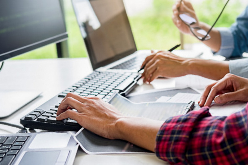 Як вивчити мову програмування JavaScript