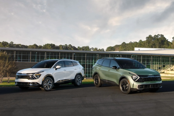 Представлений Kia Sportage 2022 року з більшим кузовом та новим двигуном