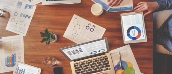 стартап офіс робота ноутбуки