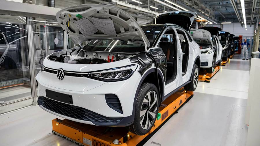 Глава VW закликає до переговорів щодо припинення війни в Україні