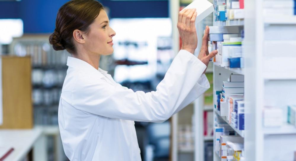 фармацевт в аптеці