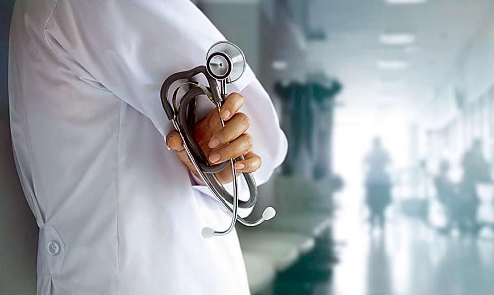 медичний працівник, лікар