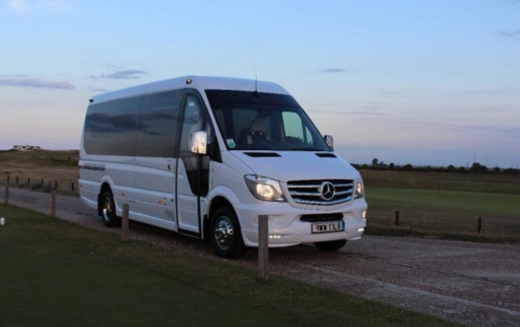 таксі автобус мерседес