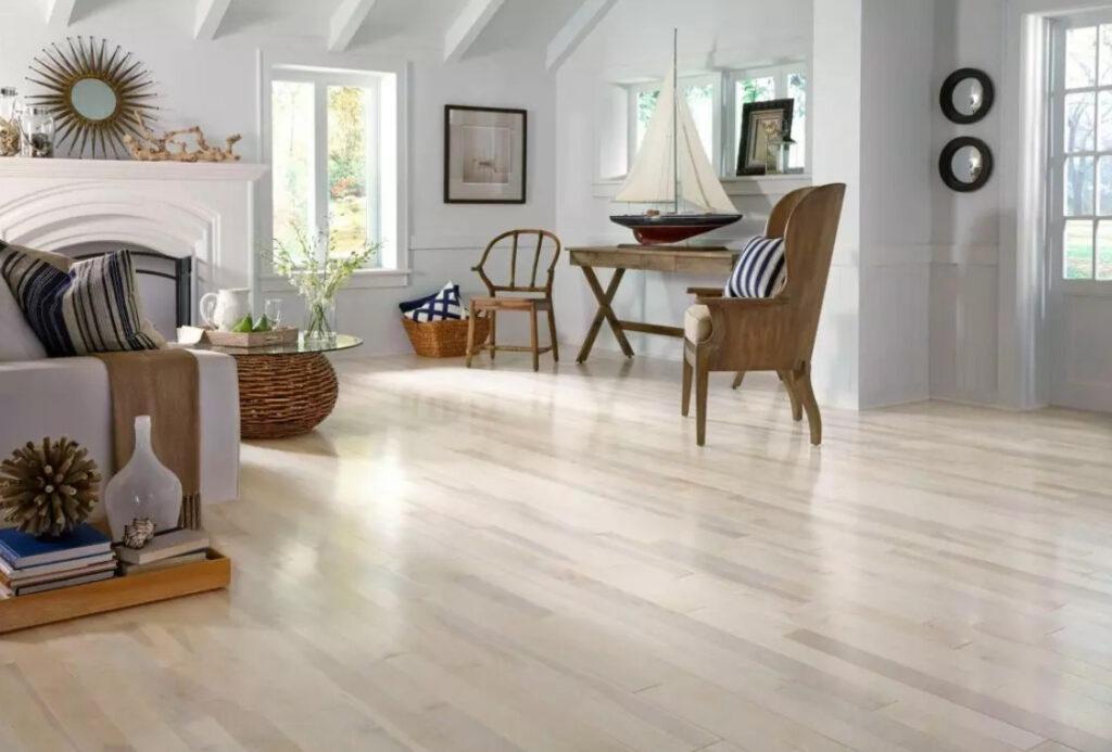 Професійний вибір – лак або масло для паркетної дошки: плюси та мінуси