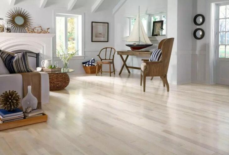 Професійний вибір – лак або масло для паркетної дошки: плюси та мінуси